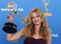 Kyra Sedgwick con su Emmy